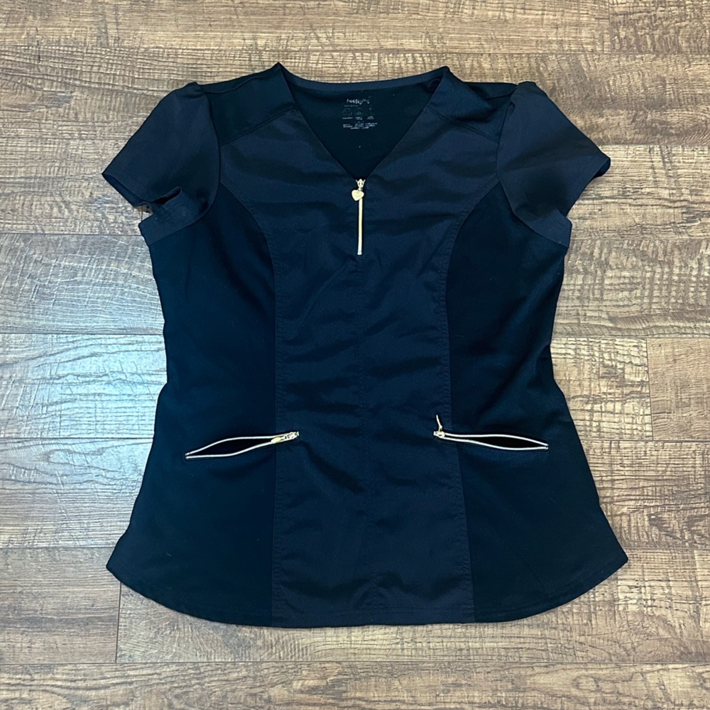 Reveal Black Scrub Top SZ: L